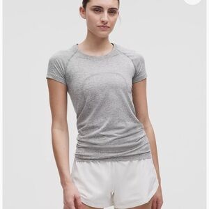Lululemon Athletica Gray Fitted Short Sleeve Tee